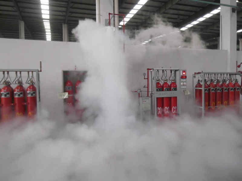 高压二氧化碳灭火设备实际使用高压气体灭火实拍现场 高压二氧化碳灭火设备实际使用高压气体灭火实拍现场